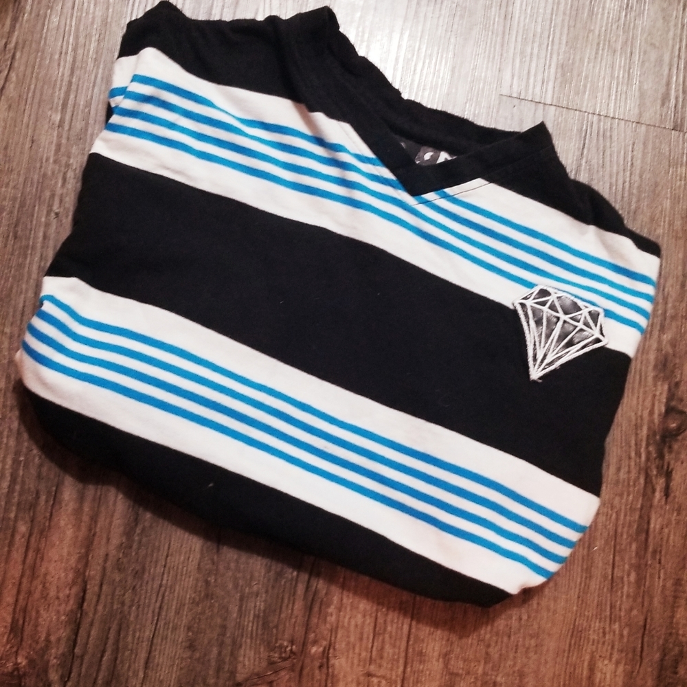 V neck Mens shirt w diamond patch/stripes M DMDSH